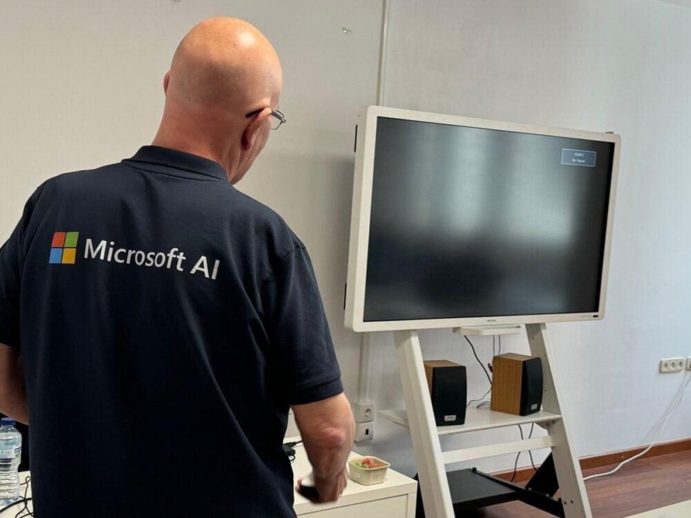 Global AI Bootcamp Valencia 2024: Microsoft AI en la espalda de Toni Granell